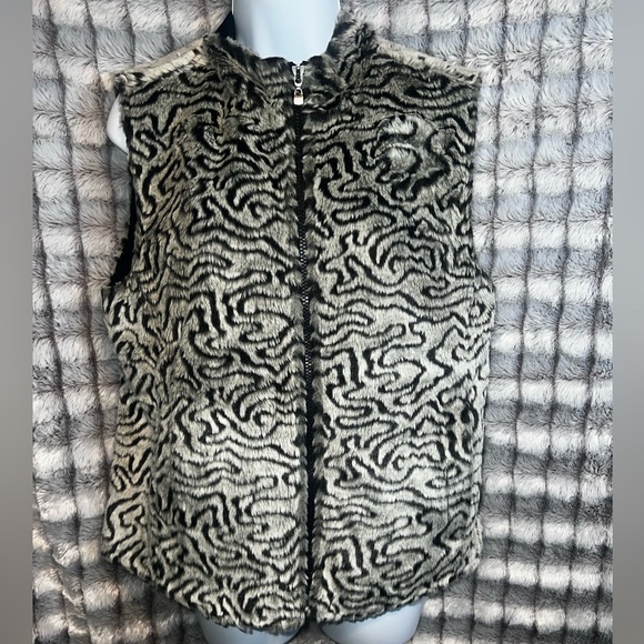 Sport Haley Jackets & Coats Sport Haley Faux Fur Wave Map Design